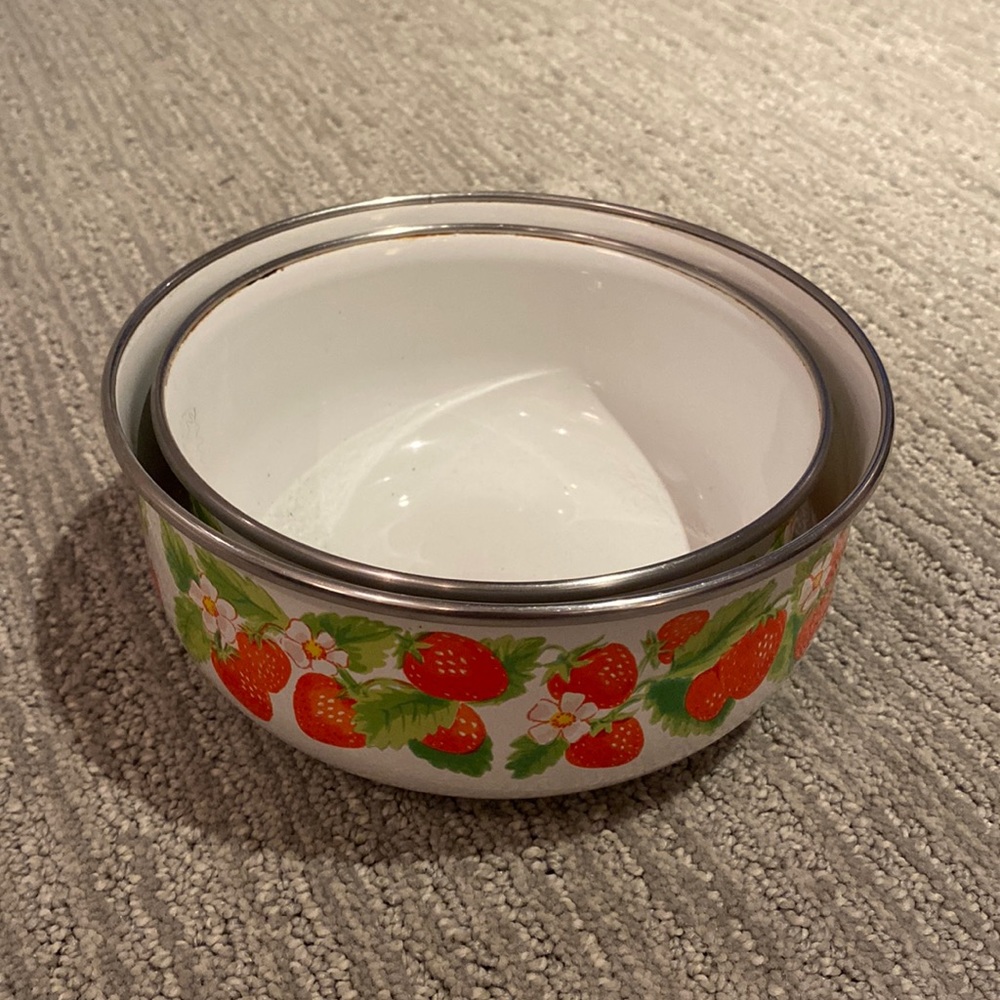 Vintage Strawberry Nesting Bowls